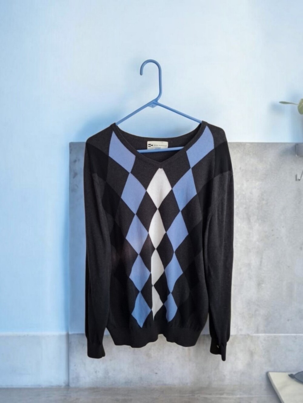 Wilke Rodriguez Black and Light Blue Argyle Women's Sweater Mens L